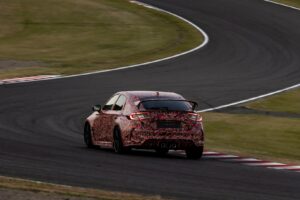 Honda-Civic-Type-R-Sets-New-Suzuka-Lap-Record (3) (Copy)