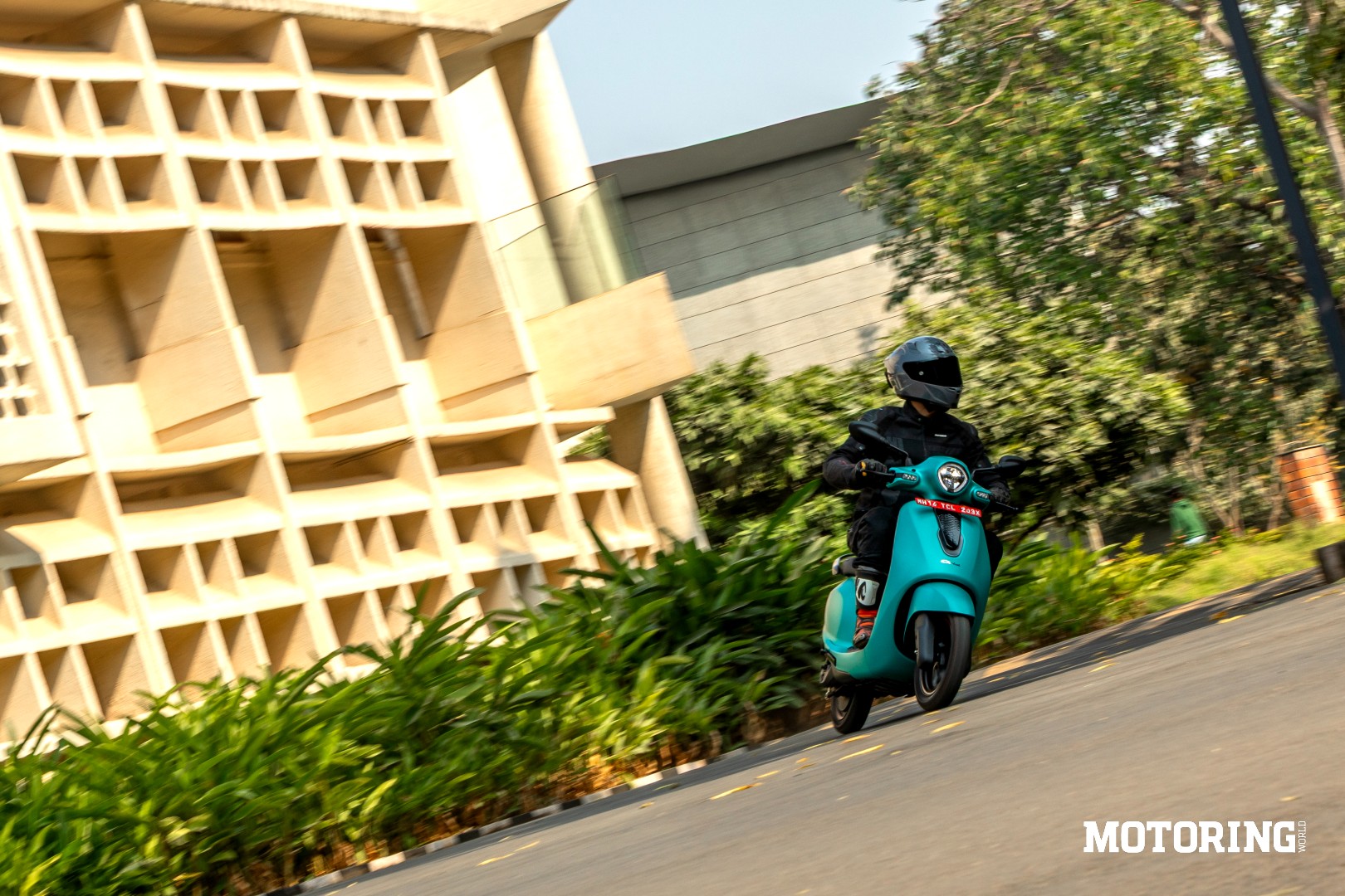 Bajaj Chetak 2501 First Ride Review: Small Wonder